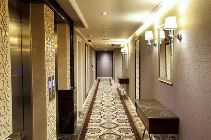 otel kapıları ve otel konsepti 20