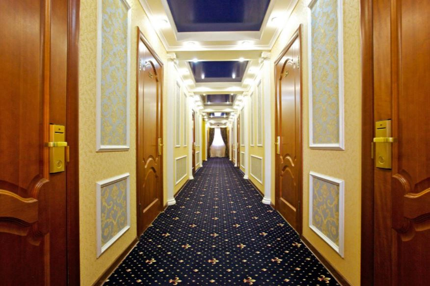 otel kapıları ve otel konsepti 23