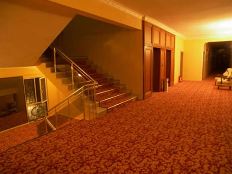 otel kapıları ve otel konsepti 4